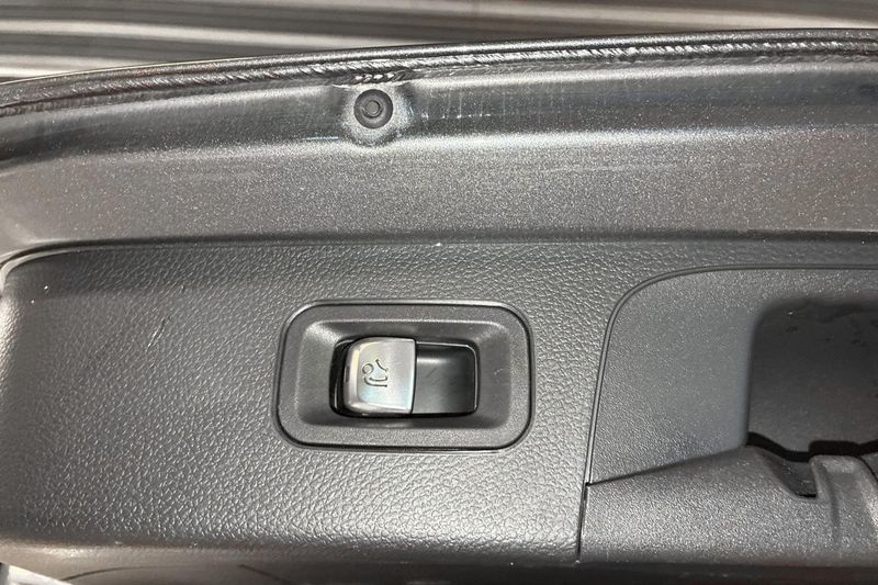 Mercedes GLC300 bild 22