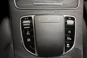 Mercedes GLC300 bild 21