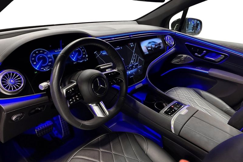 Mercedes EQS450 SUV bild 9