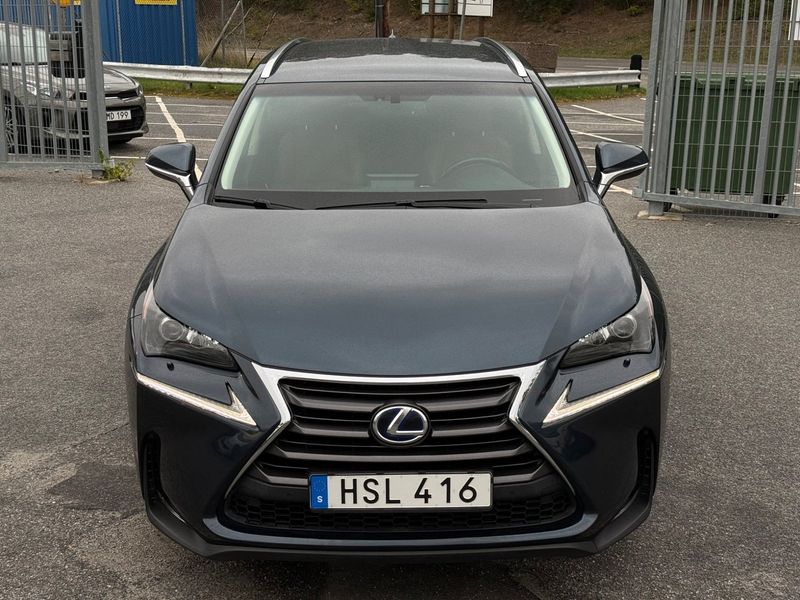 Lexus NX bild 9