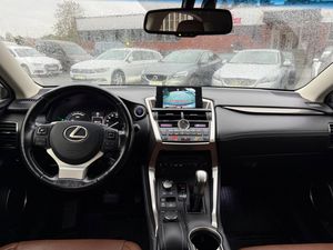 Lexus NX bild 19