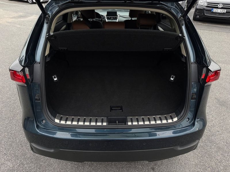 Lexus NX bild 25