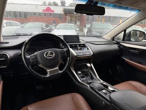 Lexus NX bild 11