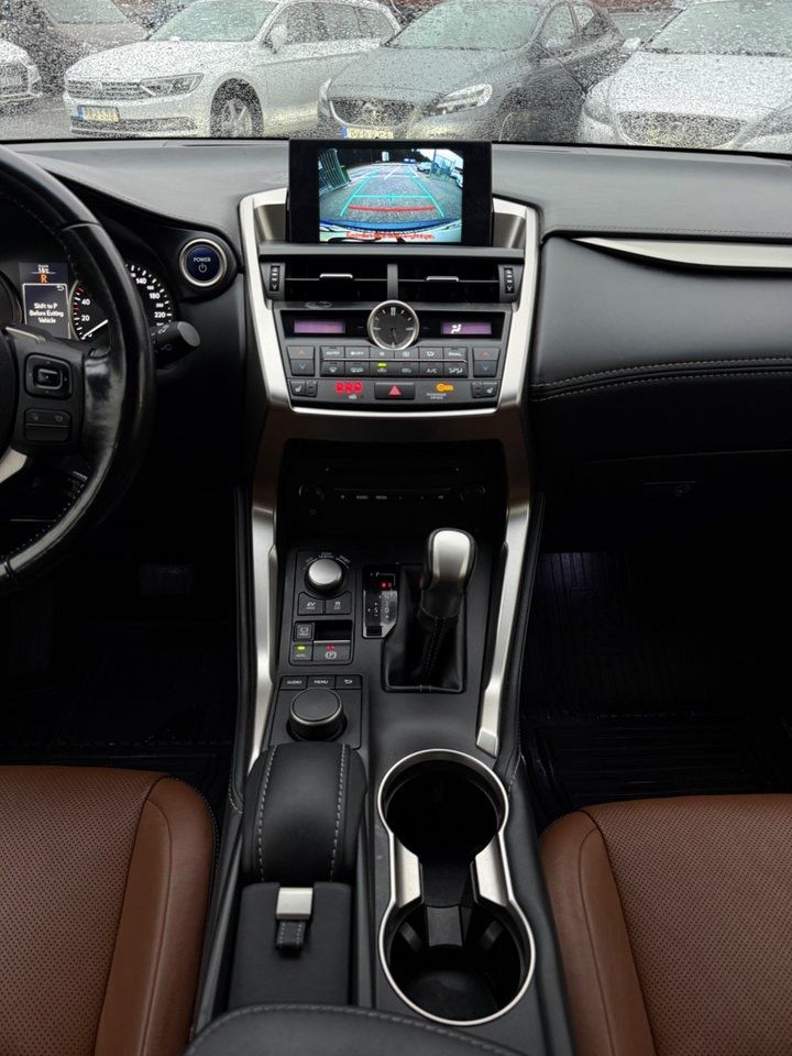 Lexus NX bild 20