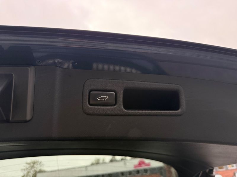 Lexus NX bild 26