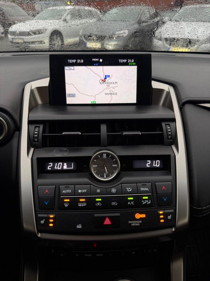 Lexus NX bild 22