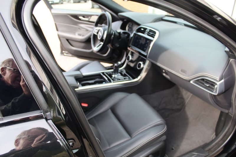 Jaguar XE bild 3
