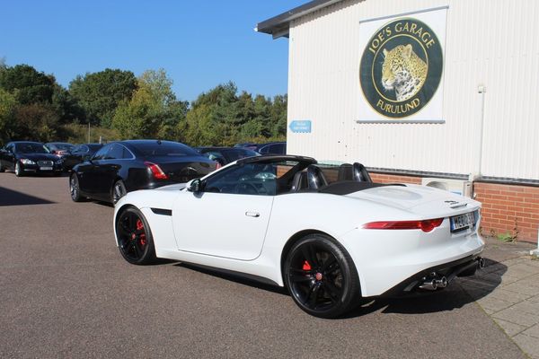 Jaguar F-Type R AWD Convertible 550 hk, extremt skick! - 2017