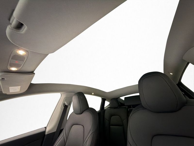 Tesla Model Y bild 19