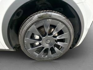 Tesla Model Y bild 31