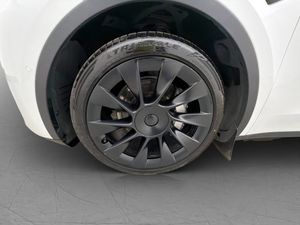 Tesla Model Y bild 28