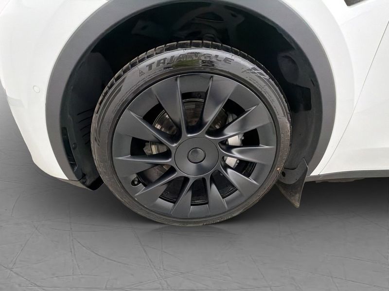 Tesla Model Y bild 28