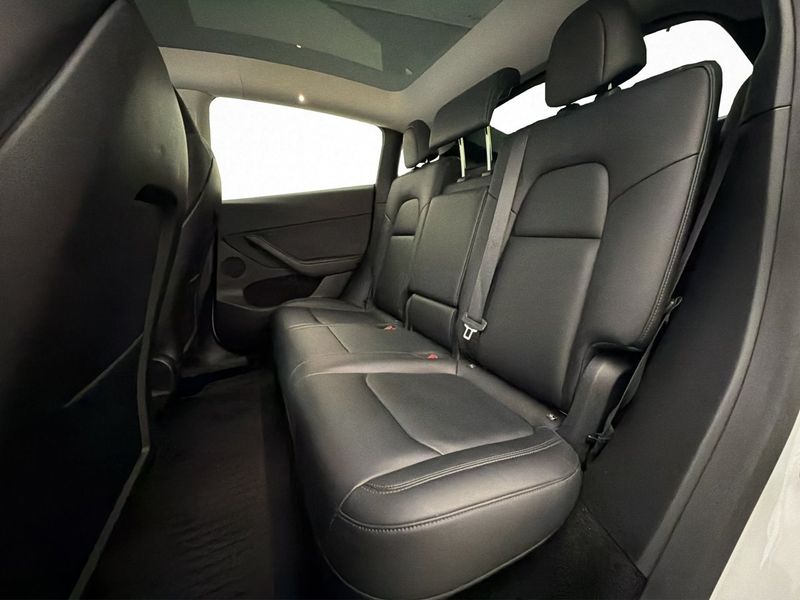 Tesla Model Y bild 18