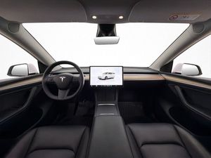 Tesla Model Y bild 15