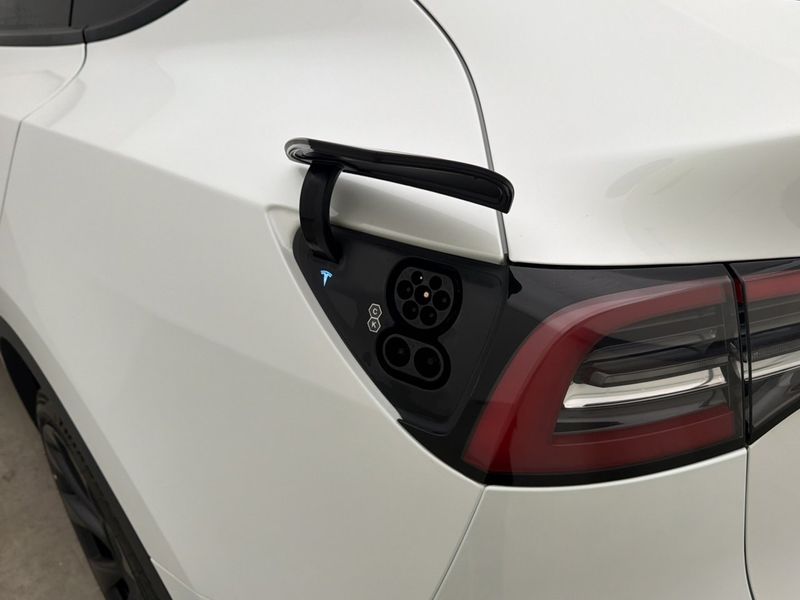 Tesla Model Y bild 11