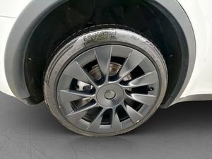 Tesla Model Y bild 30