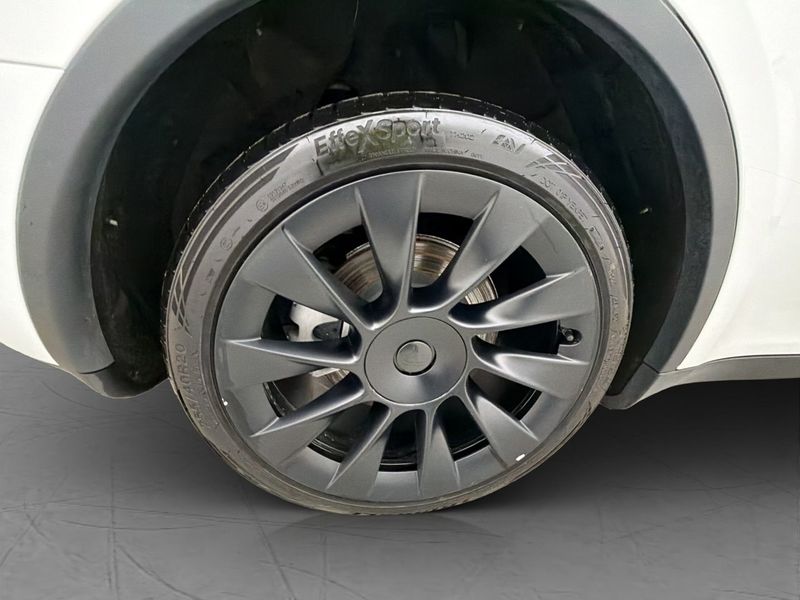 Tesla Model Y bild 30