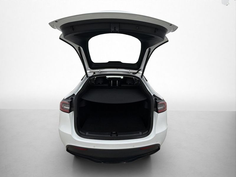 Tesla Model Y bild 12