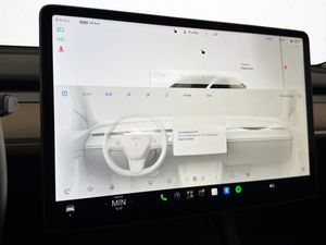 Tesla Model Y bild 23