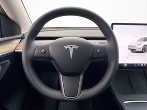 Tesla Model Y bild 16