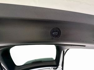 Tesla Model Y bild 13