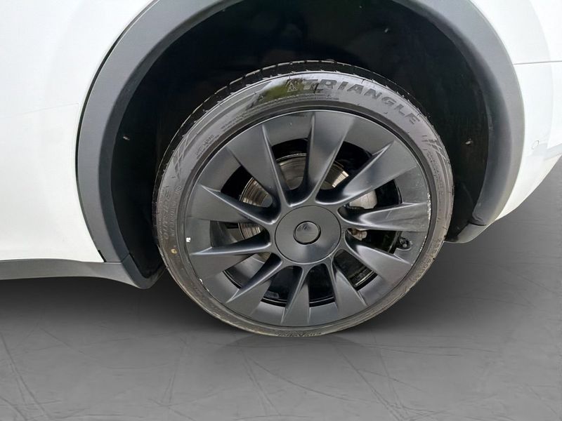 Tesla Model Y bild 29