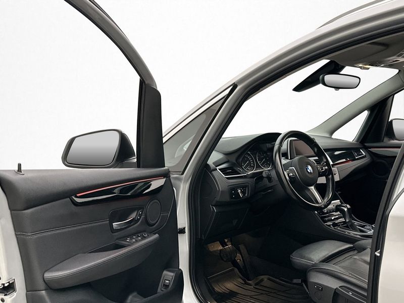 BMW 220 bild 10