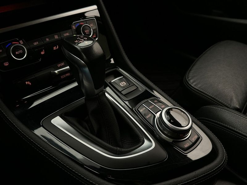 BMW 220 bild 24