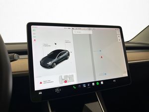 Tesla Model 3 bild 25