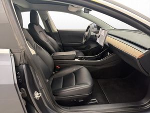 Tesla Model 3 bild 28