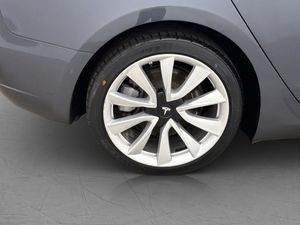 Tesla Model 3 bild 33