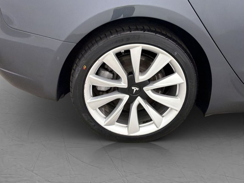Tesla Model 3 bild 33