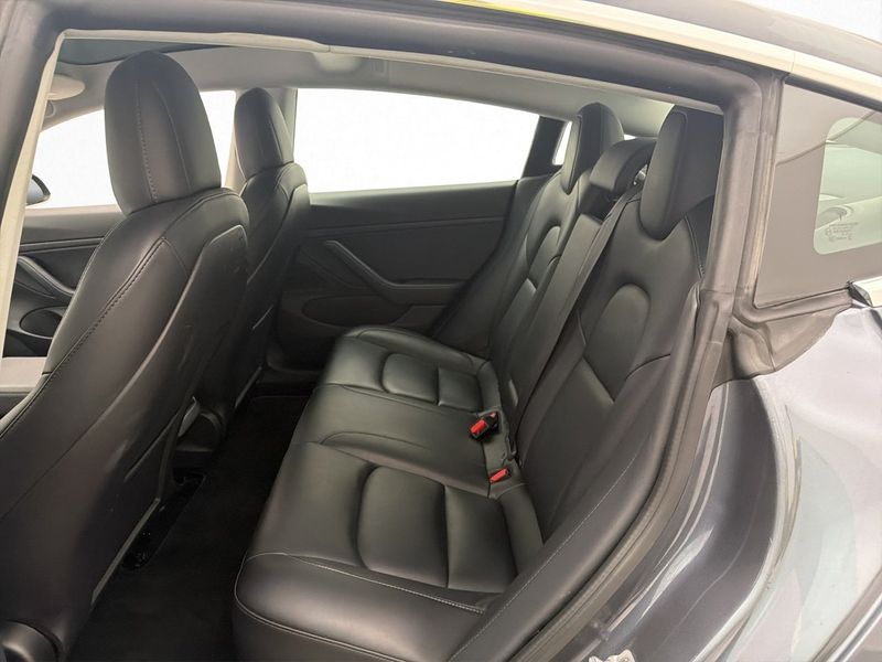 Tesla Model 3 bild 31