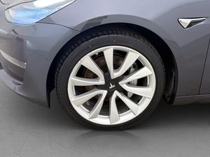 Tesla Model 3 bild 35