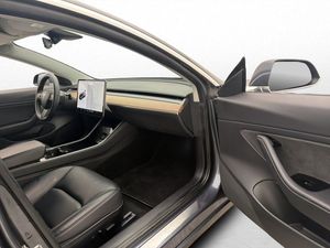 Tesla Model 3 bild 29