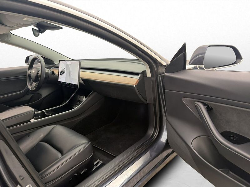Tesla Model 3 bild 29