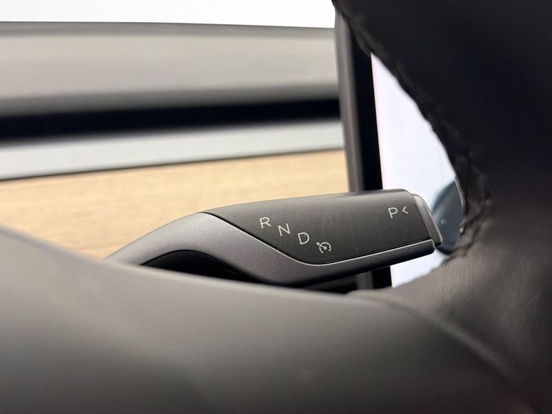 Tesla Model 3 bild 18