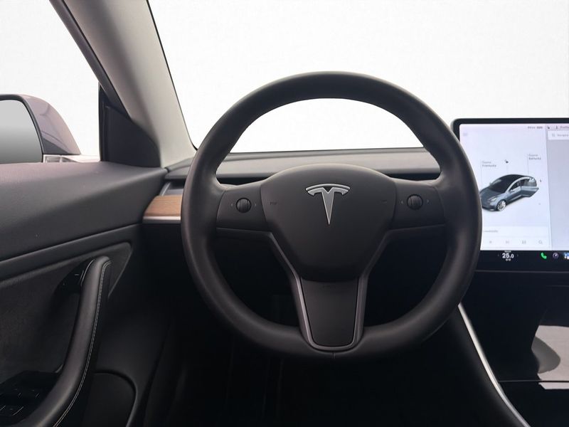 Tesla Model 3 bild 15