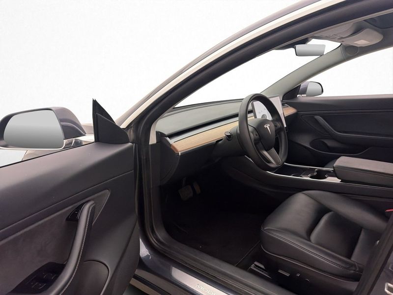 Tesla Model 3 bild 11
