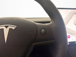 Tesla Model Y bild 18
