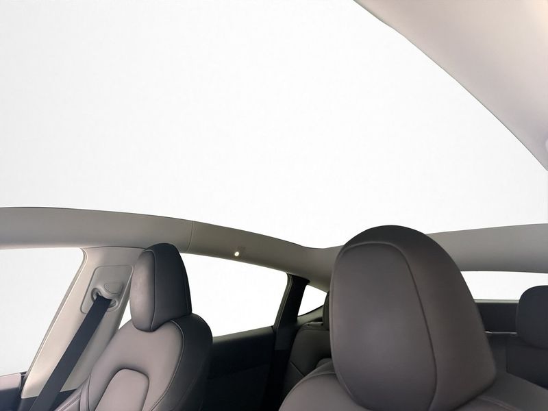 Tesla Model Y bild 14