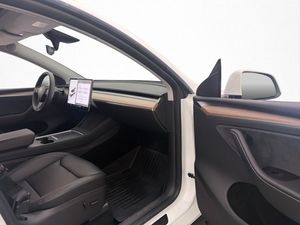 Tesla Model Y bild 29
