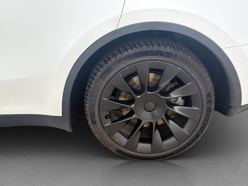 Tesla Model Y bild 31