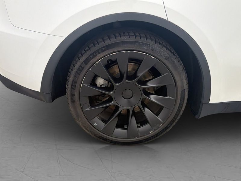 Tesla Model Y bild 32