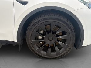 Tesla Model Y bild 33