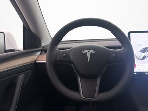 Tesla Model Y bild 16