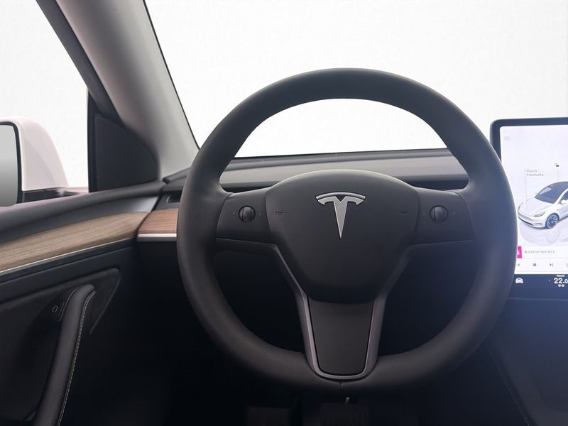 Tesla Model Y bild 16