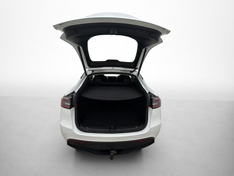 Tesla Model Y bild 28