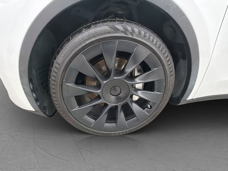 Tesla Model Y bild 31