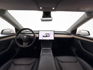 Tesla Model Y bild 18